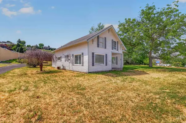 2042 13th Street, Clarkston, WA 99403