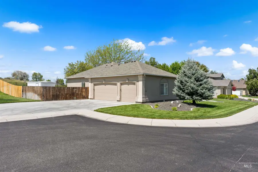 3303 S Montego Way, Nampa, ID 83686 - #3