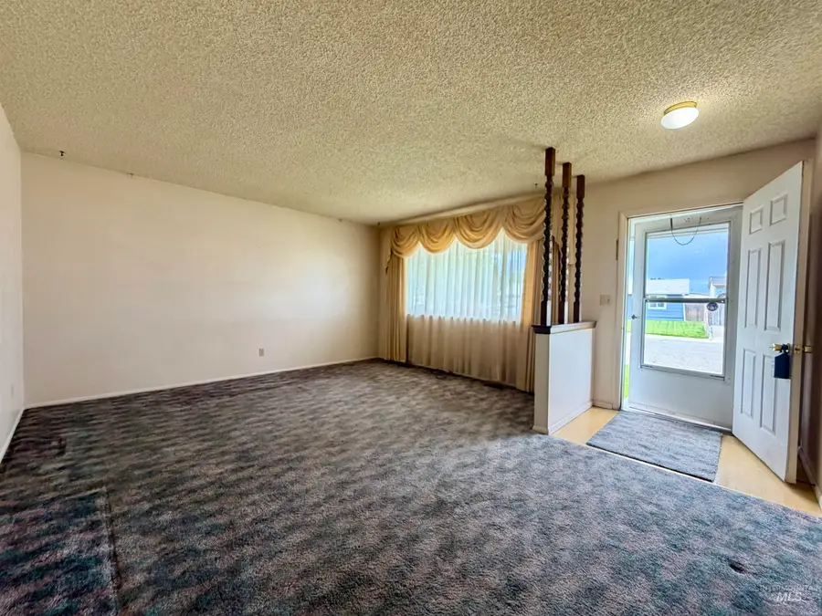 827 NW 2nd, Fruitland, ID 83619 - #3