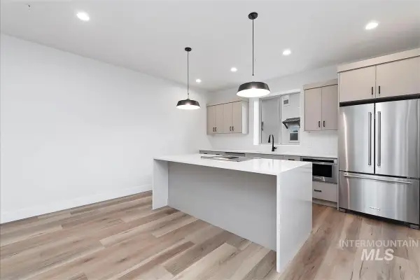 1717 S Federal Way, Boise, ID 83705
