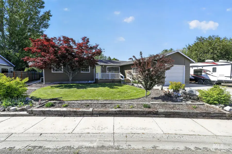 829 NW 2nd Street, Fruitland, ID 83619 - #2