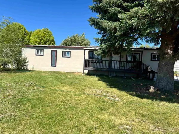 380 Orchard St, Gooding, ID 83330