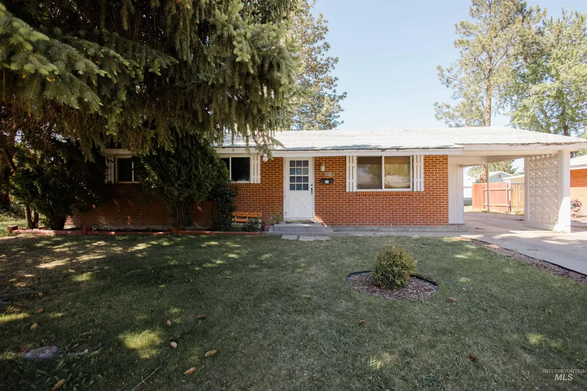 950 E 16th N, Mountain Home, ID 83647 - #1