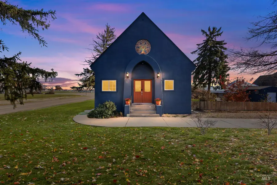 712 N 4th St, Parma, ID 83660 - #3