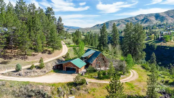 42 Hummingbird Haven, Boise, ID 83616