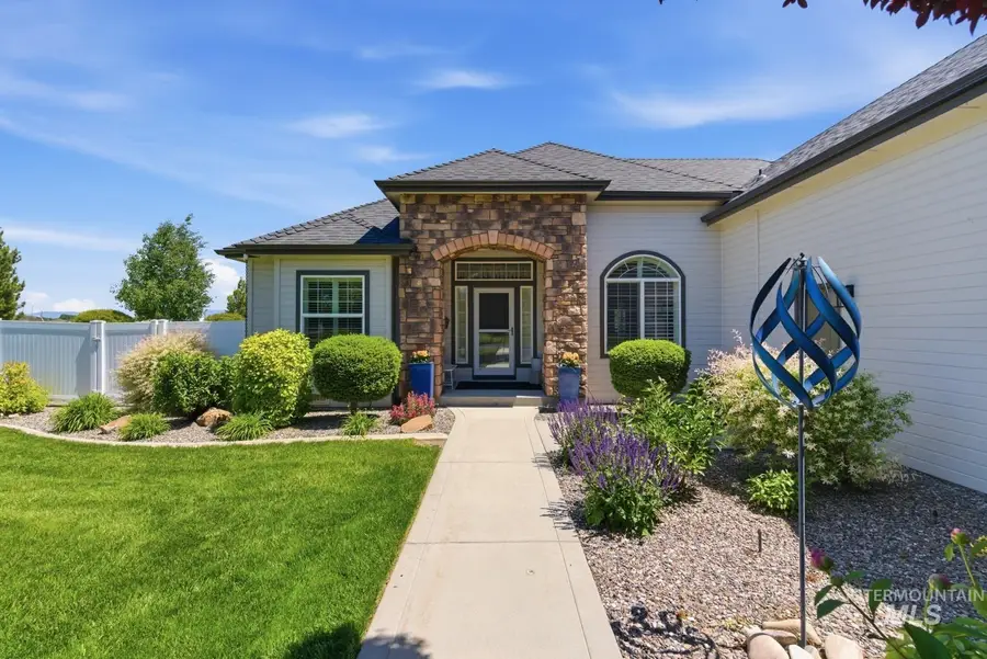 56 N Saratoga Ave, Nampa, ID 83687 - #3