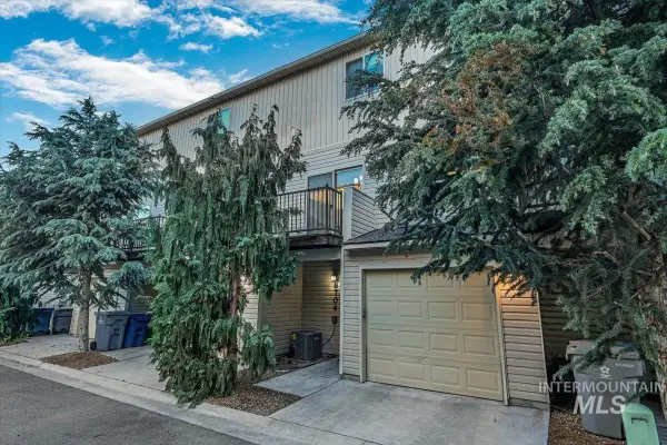 8704 W Pine Valley Ln, Boise, ID 83709