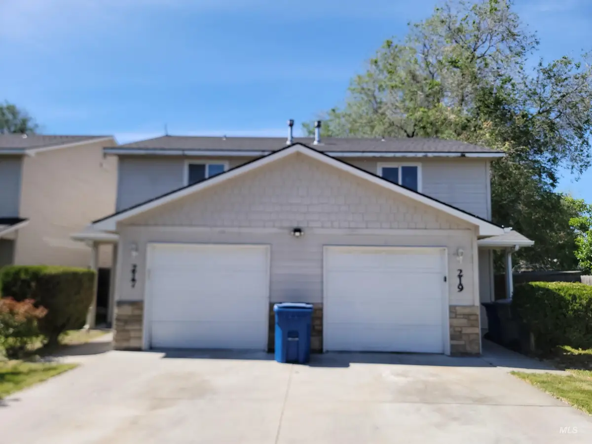 217 & 219 20th Ave N, Nampa, ID 83687 - #1