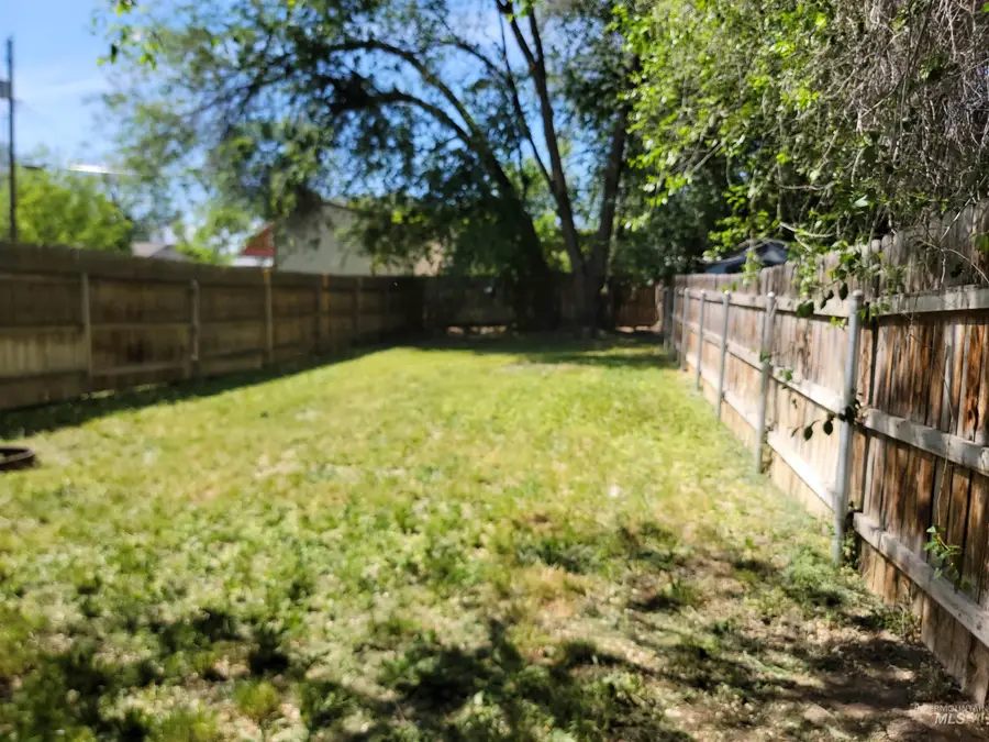 217 & 219 20th Ave N, Nampa, ID 83687 - #3