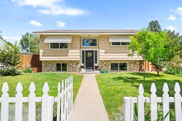 113 E Montana Ave, Homedale, ID 83628
