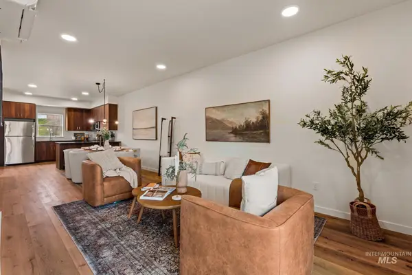 7494 W Swain Lane, Garden City, ID 83714