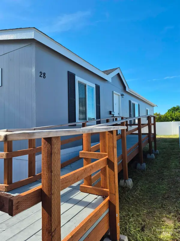 700 E Fairview Ave #28, Meridian, ID 83642