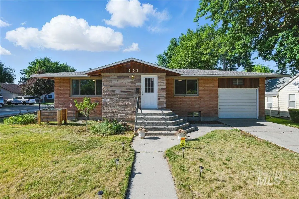 303 W Pine Ave, Meridian, ID 83642 - #1