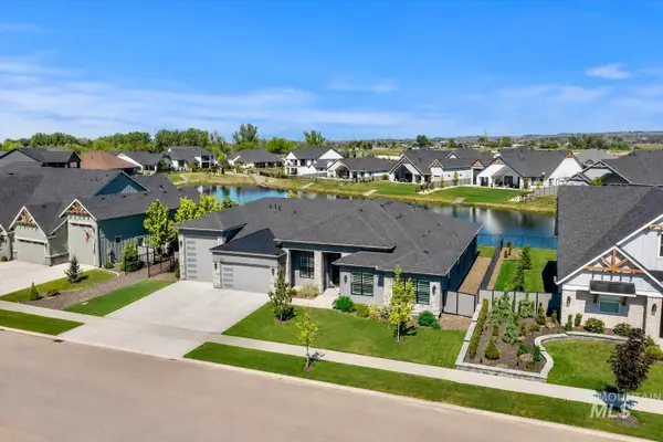 207 S Eagles Roost Way, Eagle, ID 83616