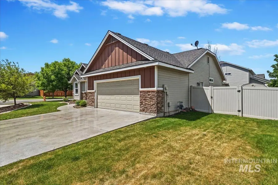 1927 S Sandcrest Drive, Nampa, ID 83686 - #3