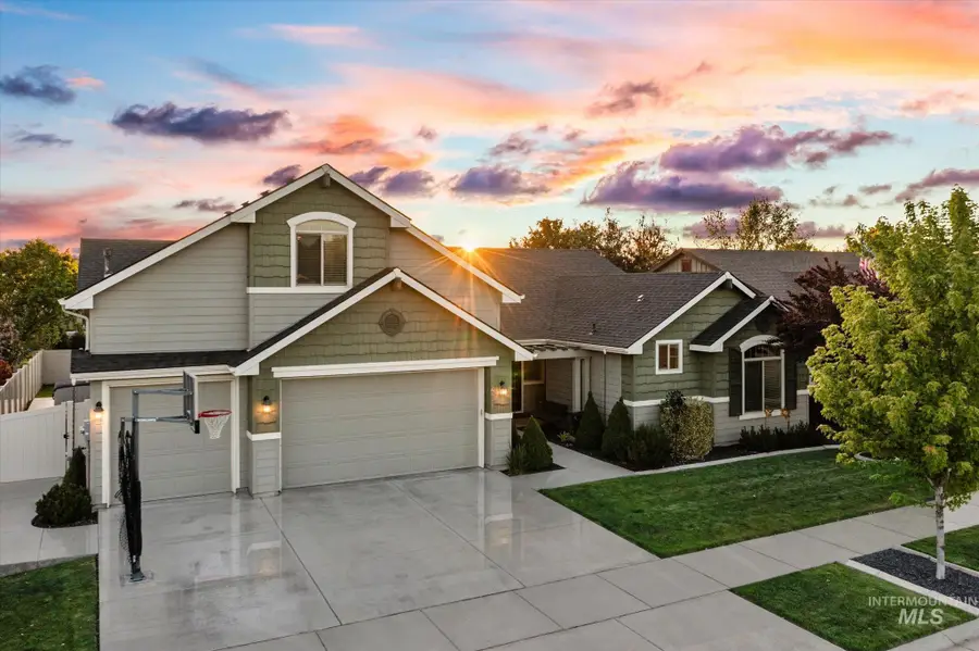 847 N Tullshire Way, Eagle, ID 83616 - #3