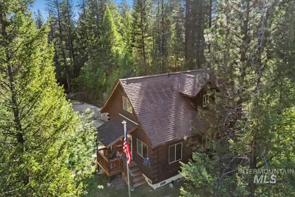 3 Sky View Ct, Garden Valley, ID 83622