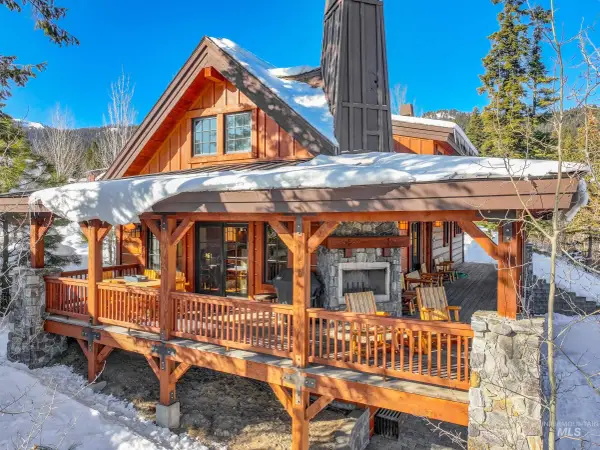 28 Francois Court, Donnelly, ID 83615