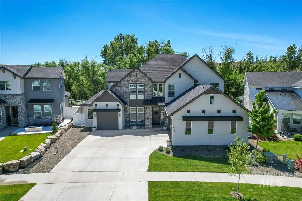 7933 W Suttle Lake Dr, Boise, ID 83714 - #1