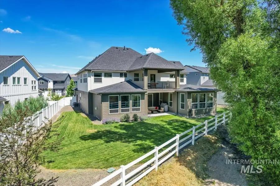 7933 W Suttle Lake Dr, Boise, ID 83714 - #2