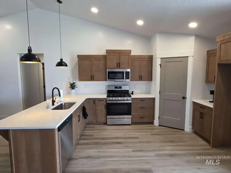 322 N 11th St, Parma, ID 83660 - #3