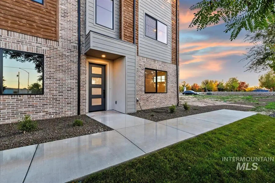 3243 W Moore Street, Boise, ID 83702 - #2
