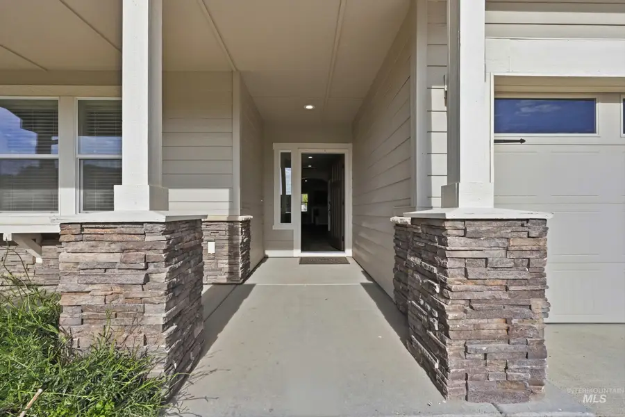 8015 S Topaz Ridge Avenue, Boise, ID 83716 - #2