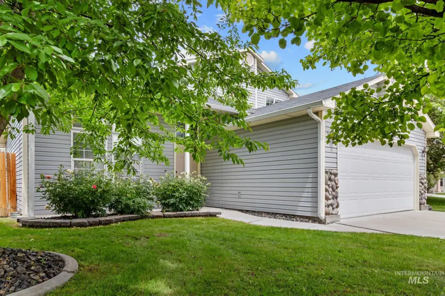 2412 E Clover Pl, Nampa, ID 83687 - #3