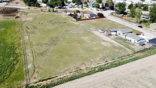 16763 Portner Rd, Nampa, ID 83686