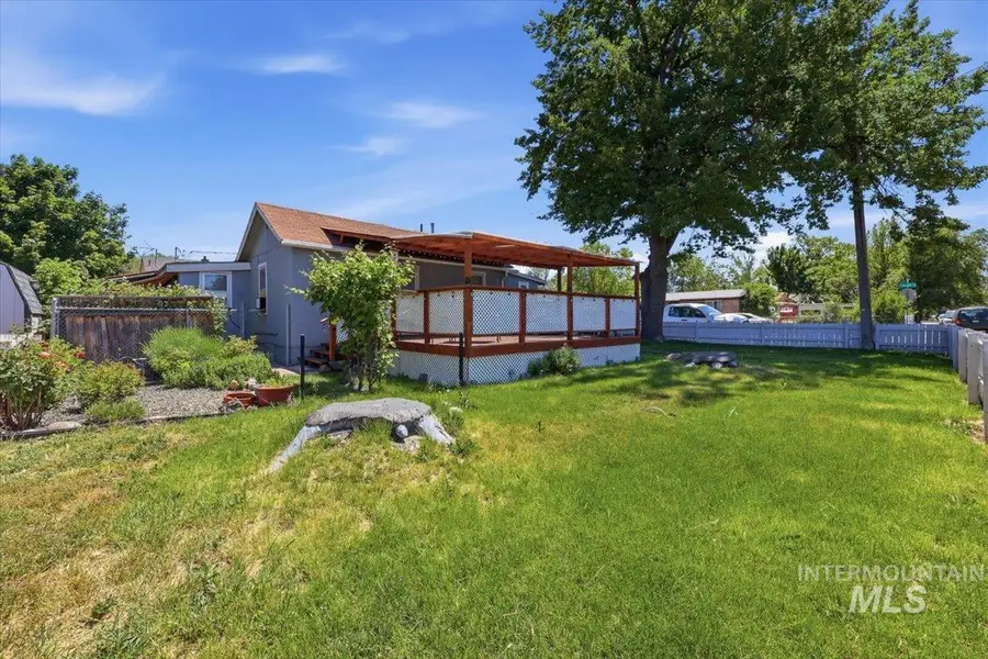 224 S Fern St, Nampa, ID 83686 - #3