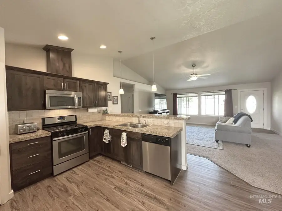 1340 Jakes Drive, Ontario, OR 97914 - #2