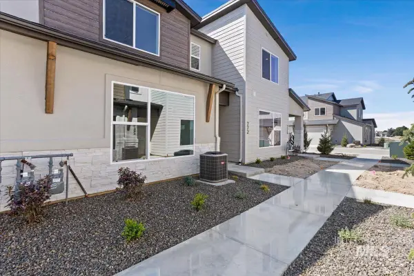 772 S Calhoun, Star, ID 83669
