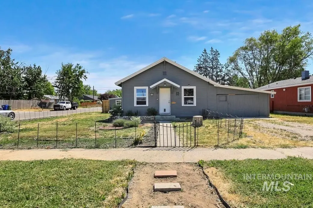 536 N 10th St, Payette, ID 83661 - #1