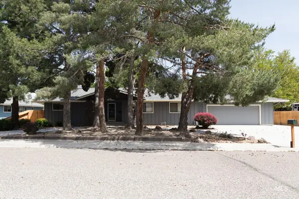 282 NW 16th St, Ontario, OR 97914