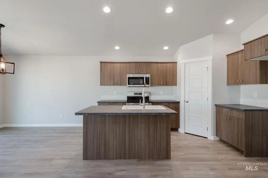 1523 Sunday River St, Middleton, ID 83644 - #3