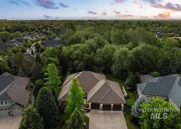 422 E Lake Briar Ln, Eagle, ID 83616
