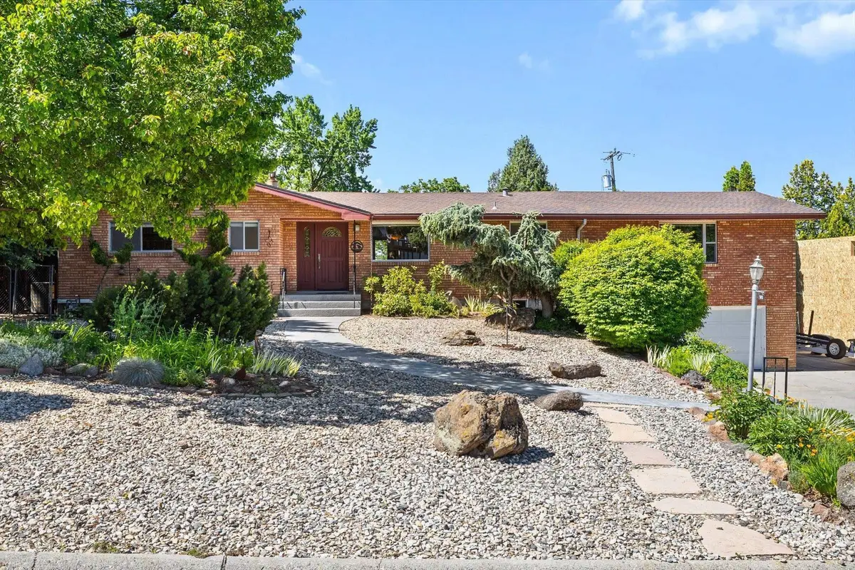 2745 E Starlington Dr, Boise, ID 83712 - #1