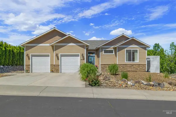 3954 Foothills Dr, Lewiston, ID 83501