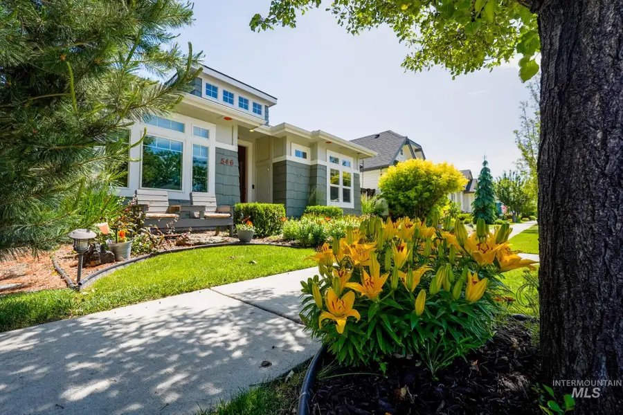 546 W Cagney St, Meridian, ID 83646 - #3