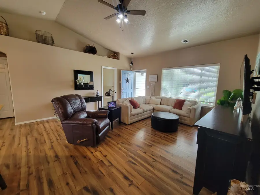 252 Archer Rd, Middleton, ID 83644 - #3