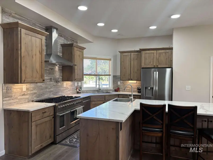 8819 W Holbrook Ave, Boise, ID 83704 - #2