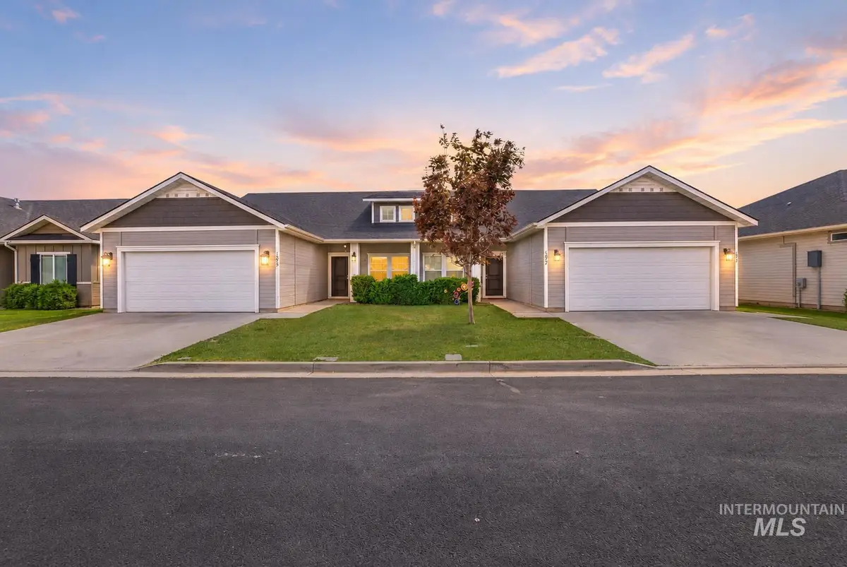 1077/1075 Easy Ave, Twin Falls, ID 83301 - #1