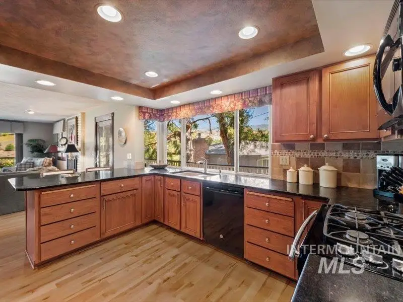 730 E Curling Dr, Boise, ID 83702 - #3