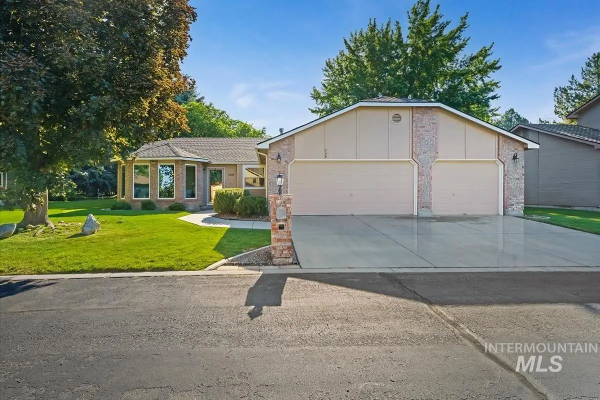 706 N Harvey Ln, Eagle, ID 83616 - #1