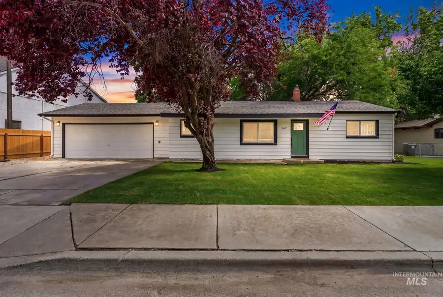 847 W Pine Ave, Meridian, ID 83642 - #2