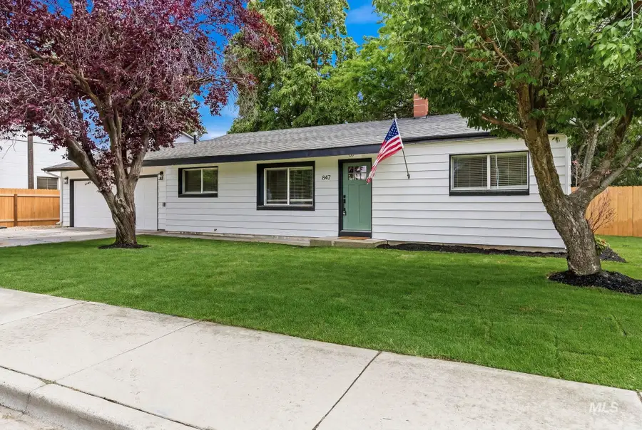 847 W Pine Ave, Meridian, ID 83642 - #3