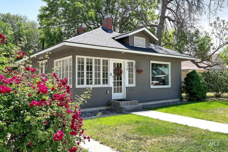 320 18th Ave S, Nampa, ID 83651 - #2