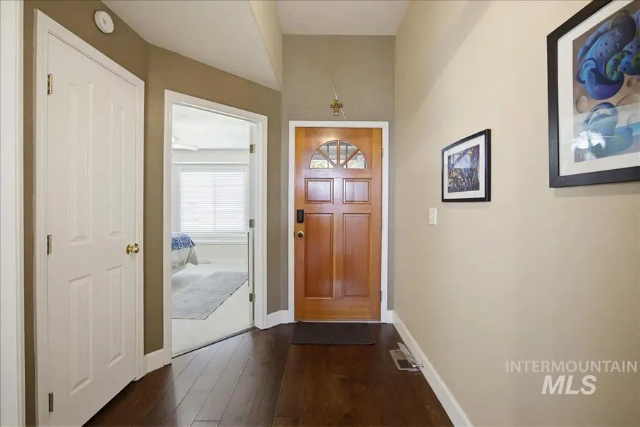 195 E Carmel Drive, Meridian, ID 83646 - #3