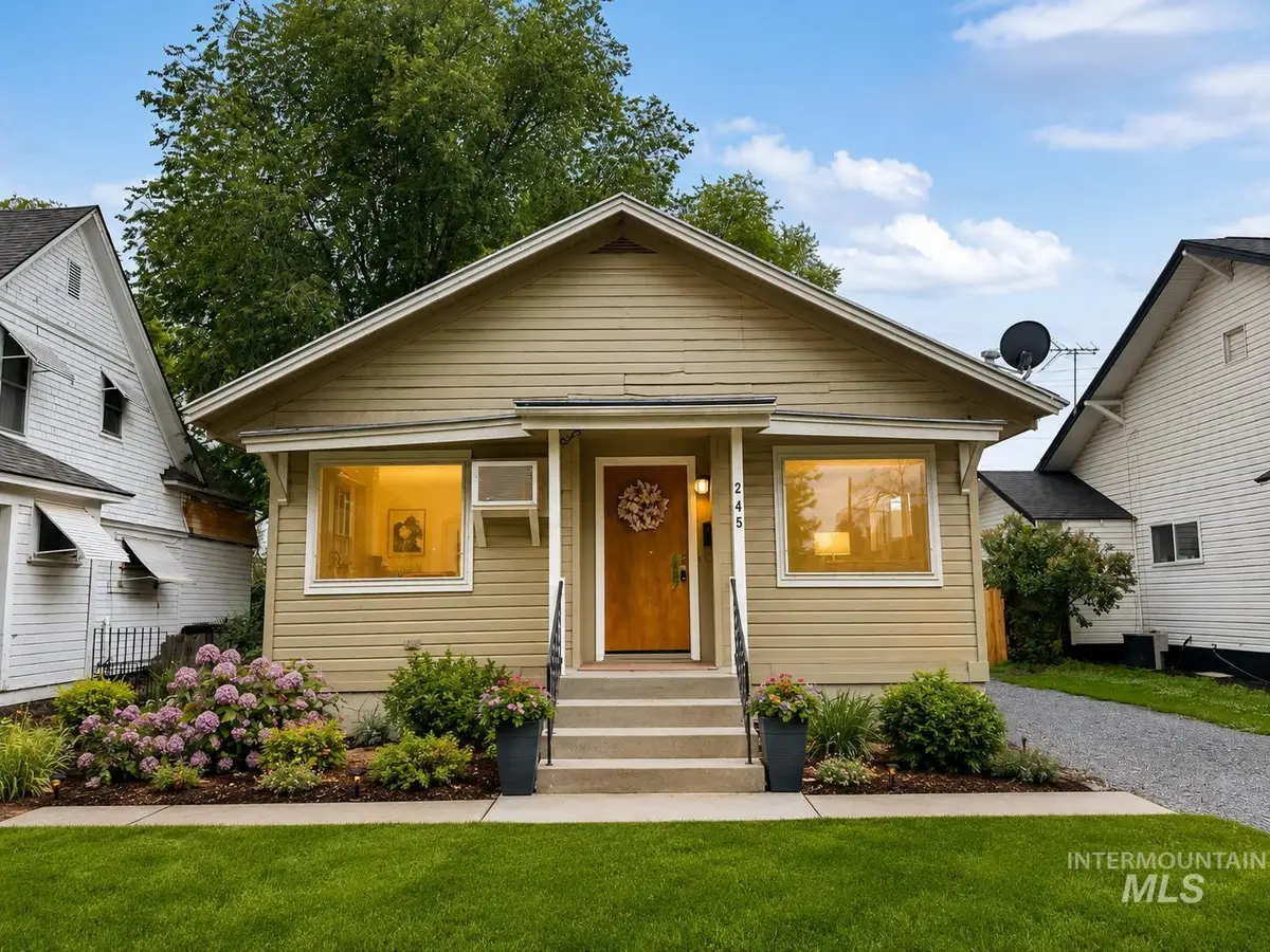 264 W Court, Weiser, ID 83672 - #1