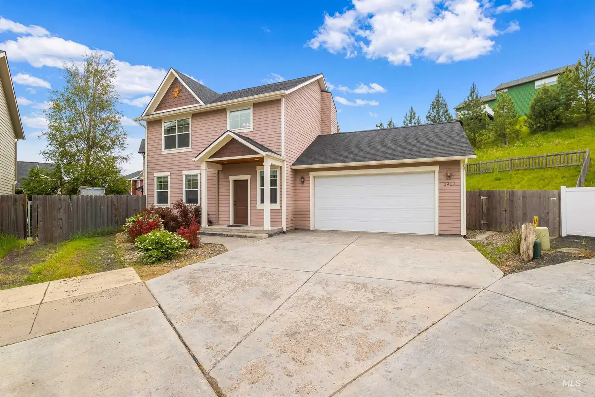 2421 White Ave, Moscow, ID 83843 - #1